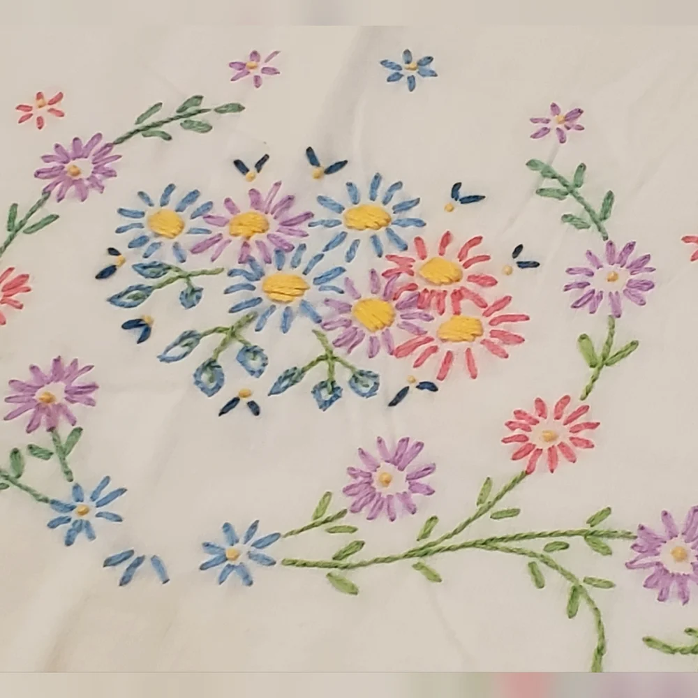 Vintage Hand Embroidered Spring Floral on White Pillowcase Set of 2, Queen, EUC